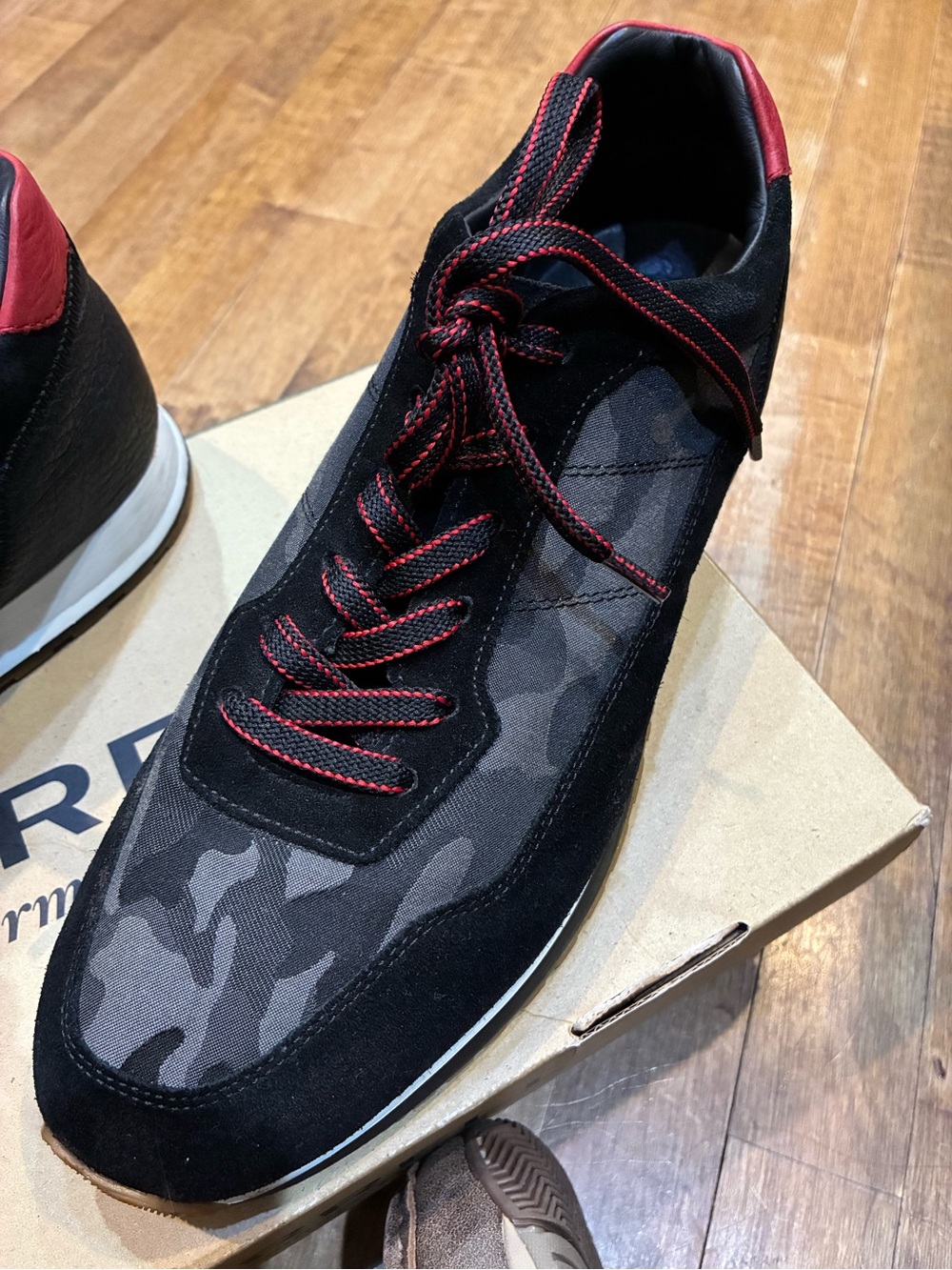 Hogan Men's Black & Gray Camo Sneakers with Red Accents - 9 1/2 (MSRP $600+)